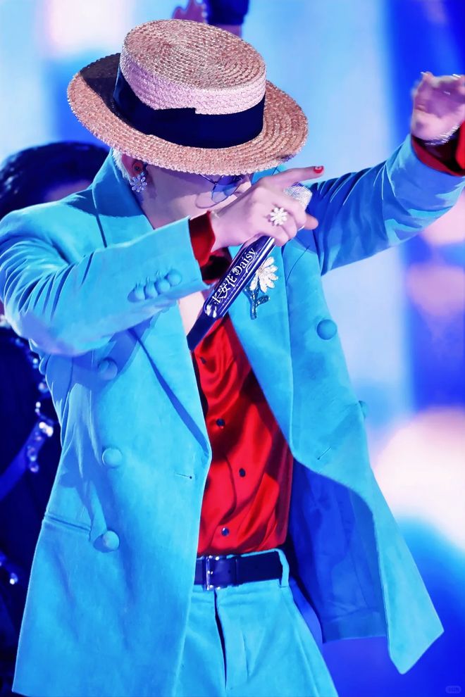 acob  Co联名雏菊耳环曝光铺货了瓦力游戏试玩仅需12w！权志龙 x J(图2)